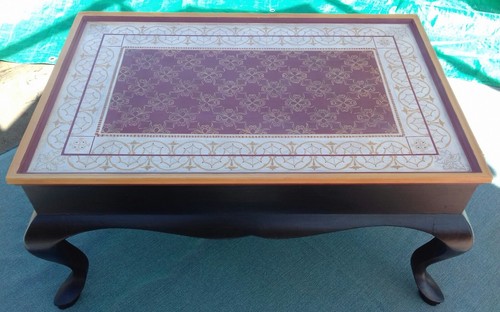 Tavolo basso decorato - , a